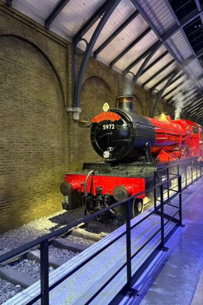 Gleis-9-3-4-HogwartsExpress-2
