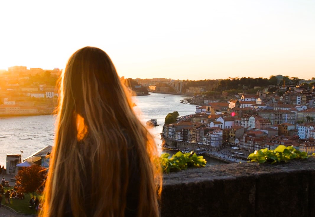 onnenuntergang über dem Douro in Porto