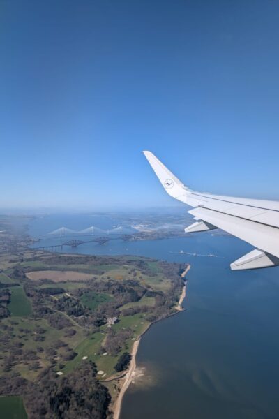 Flug über Schottland und der Forth Rail Bridge